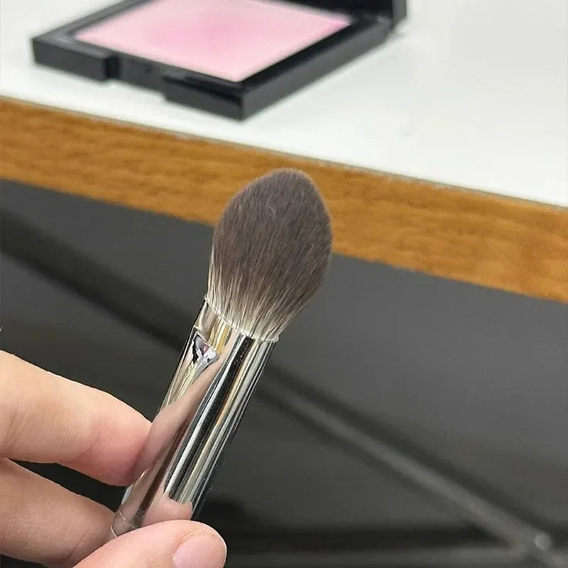 1/2PCS Peach Heart Blusher Brush Lille flad Præcis børste til pulver, fløde og flydende rødme